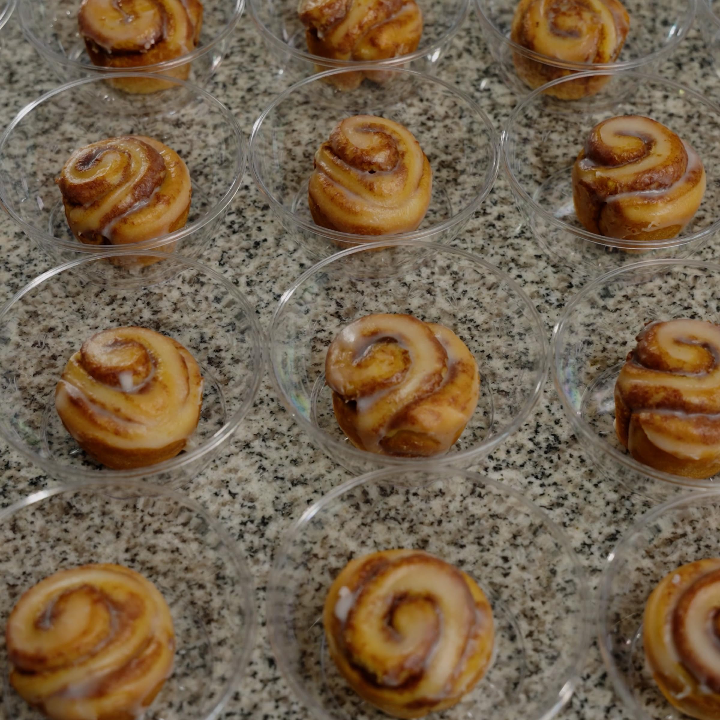 Clear Mini Plastic Bowls - 6 Oz Disposable Premium Hard Plastic Dessert Bowls for Serving, Weddings, Catering, Parties, Ice Cream, Salsa Home or Event Party Supplies